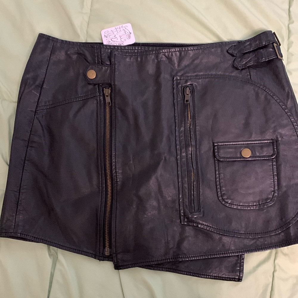 NWT Ladakh Biker Wrap
Zipper Skirt